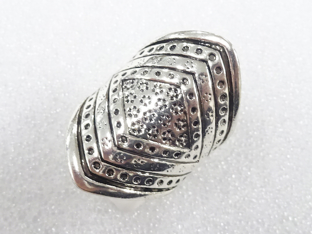 JAPANESE KIMONO / ANTIQUE RING (NO. 22)